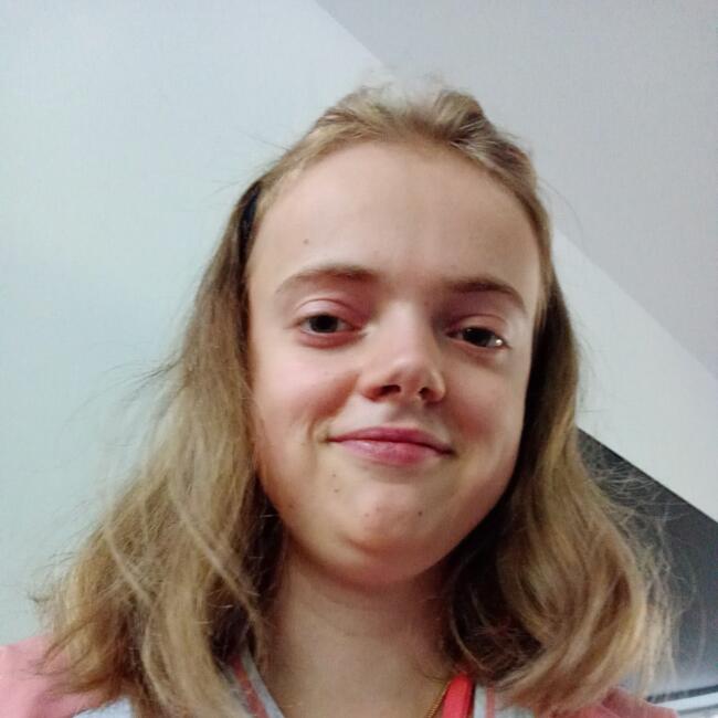 Babysitter in Lons-le-Saunier: Perla