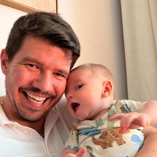 Emprego de babá em Luziânia: Deuel