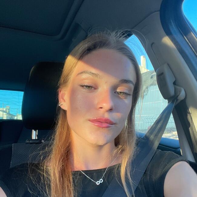 Babysitter em Almada: Bruna