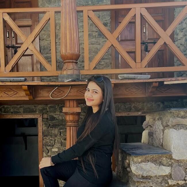 हैदराबाद में बेबीसिटिंग की नौकरी: Ayesha