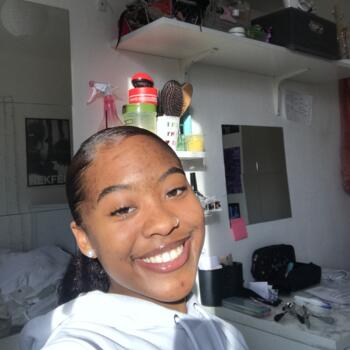 Babysitter in Versailles: Kaaliyah