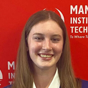 Babysitter in Papakura: Eva