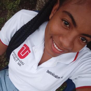 Babysitter in Medellín: Deimis yulieth