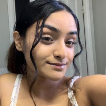 Babysitter in Toronto: Krisha