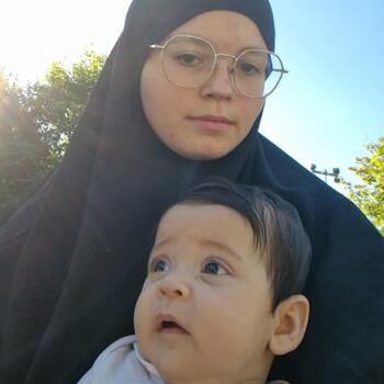 Babysitter Roche-la-Molière: Tess