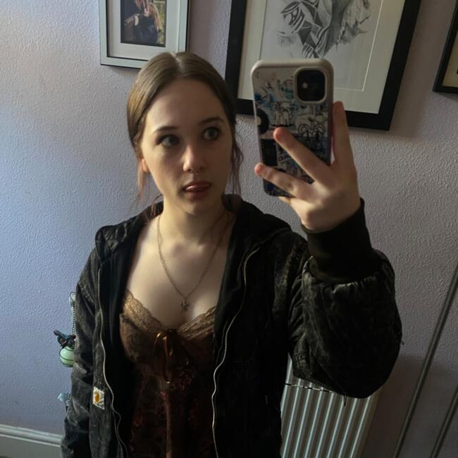 Babysitter in Halifax: Kyra