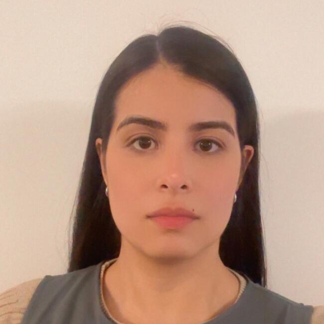 Babysitter in Paris: Claudia