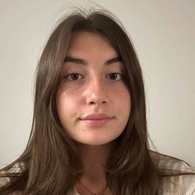Baby-sitter in Montréal: Stella