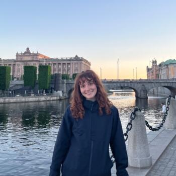 Babysitter in Solna: Elena