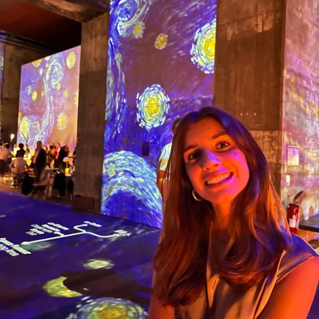 Babysitter in Saint-Médard-en-Jalles: Emilie