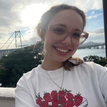Babysitter in São José dos Campos: Lauren
