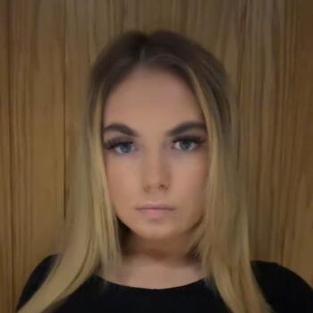 Babysitter in Bromley: Ellie