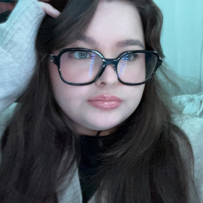 Babysitter in Clermont-Ferrand: Elisa