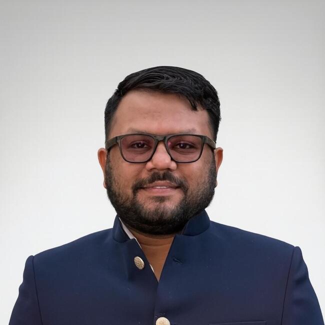 नोएडा में बेबीसिटिंग की नौकरी: Balaji