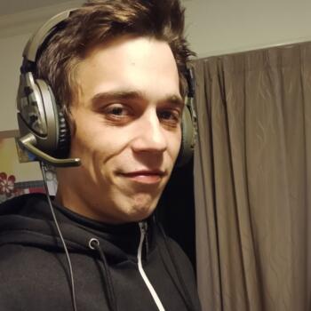 Babysitter in Tokoroa: Mark