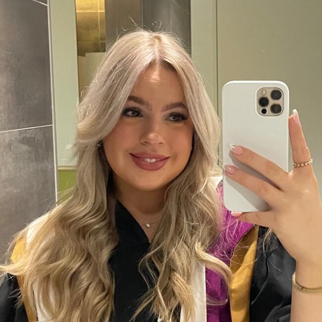 Baby-sitter in Toronto: Zoe