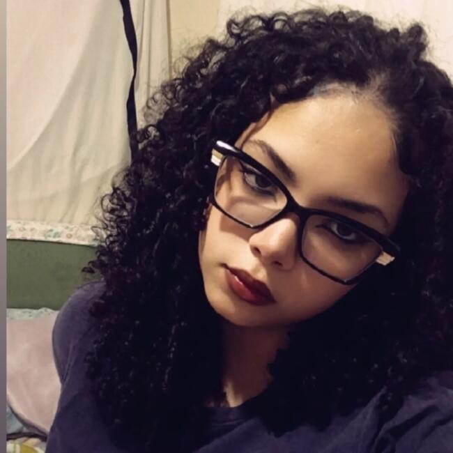 Babysitter in Salvador: Julia