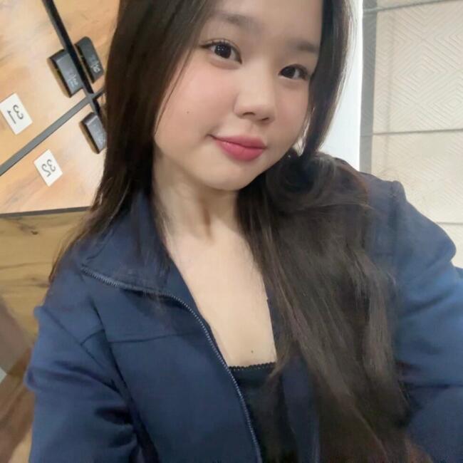 Pengasuh di Kampung Baru Subang: Камила