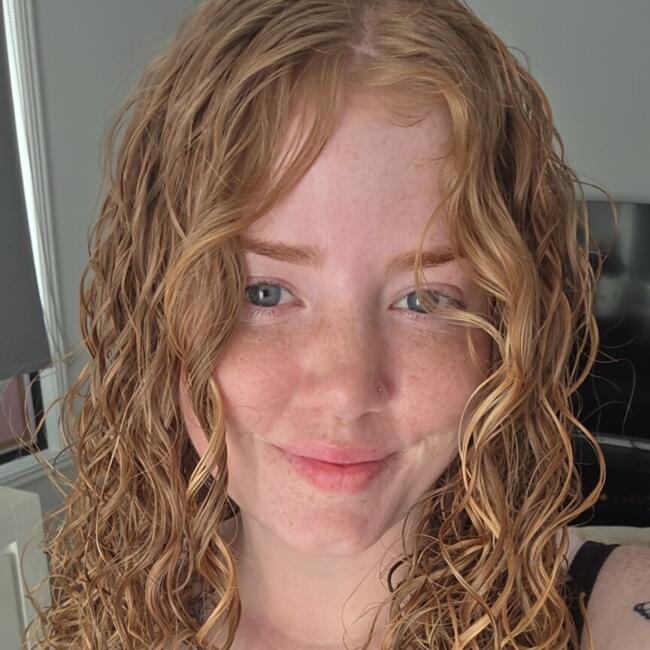 Babysitter in Hervey Bay: Hallee