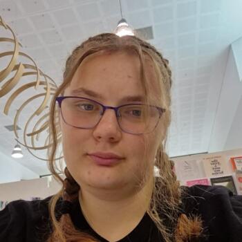 Babysitter in Toowoomba: Lily
