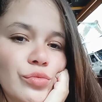 Babá Brasília: Camila