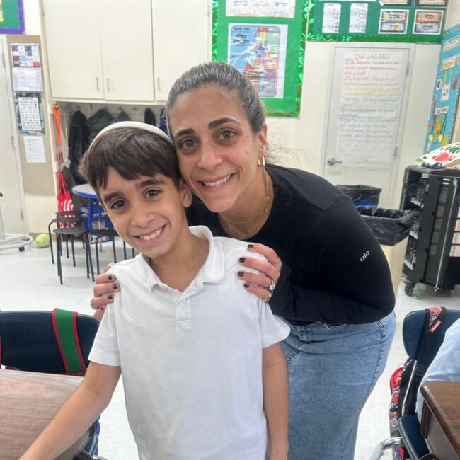 משרת בייביסיטר ב- ירושלים: Alyssa