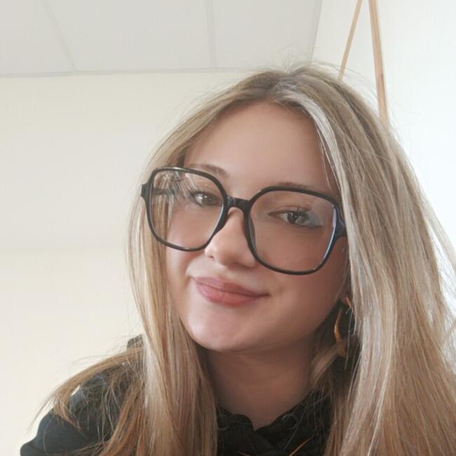 Babysitter in Bourdainville: Lilou