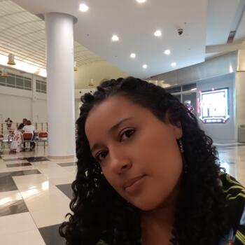 Babysitter in Burunga: Lin