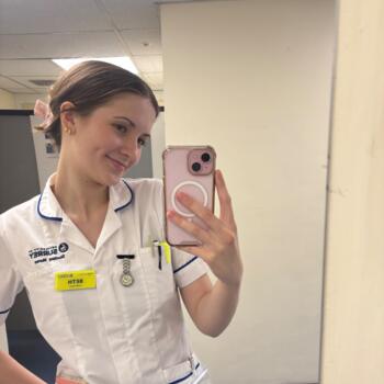 Babysitter in Egham: Beth