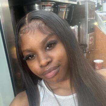 Baby-sitter in Queens: Mariah