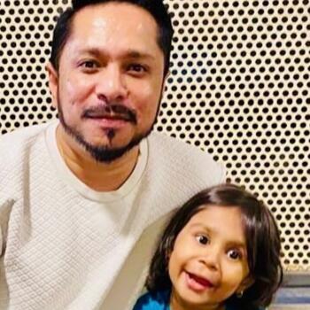 बेबीसिटर बंगलौर: Deric