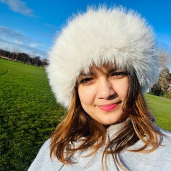 Babysitter in London: Swastika