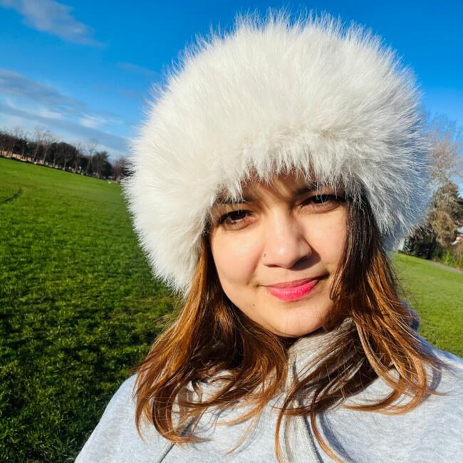 Babysitter in London: Swastika