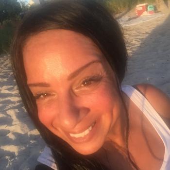 Babysitter Miami Beach: Safia