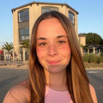 Babysitter in Arlon: Camille