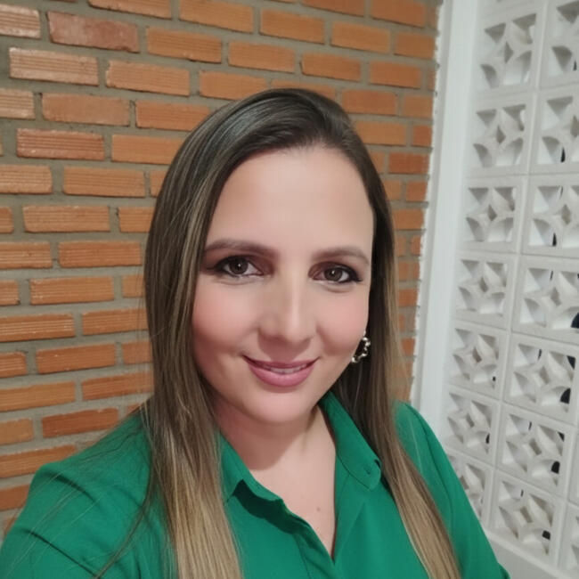 Babysitter in Itaúna: Gislaine