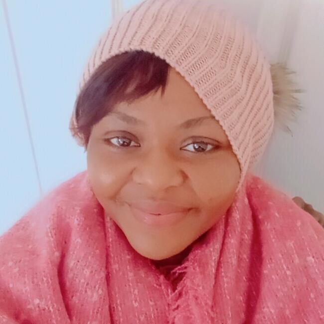 Babysitter in Edinburgh: Esther