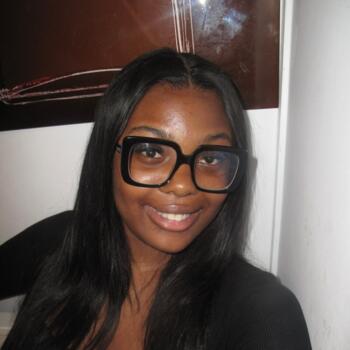 Babysitter in Woluwe-Saint-Lambert: Emmanuelle
