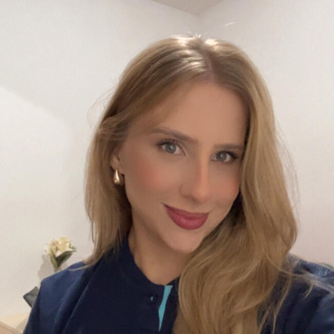 Babysitter in Joinville: Jennifer