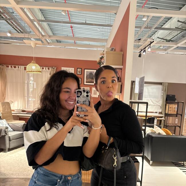 Babysitting job in Charleroi: Shayna