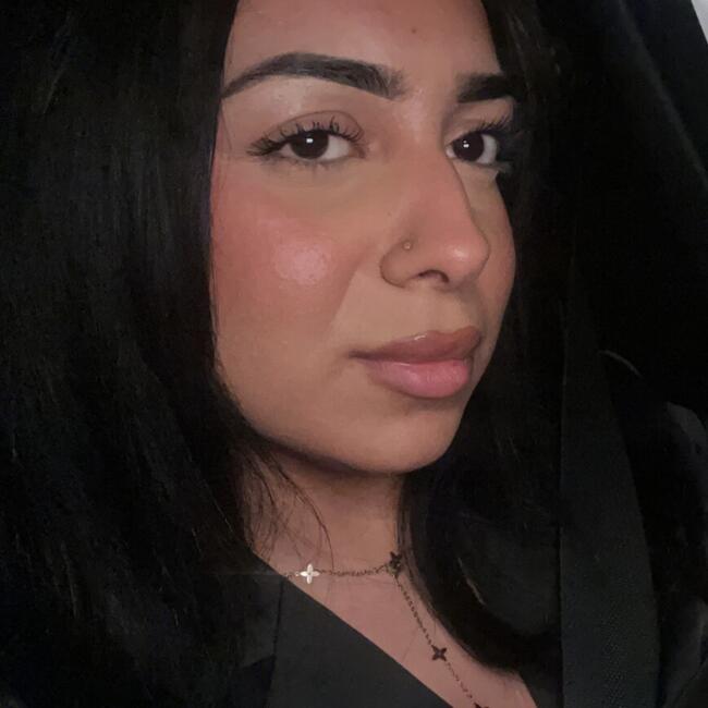 Babysitter in Balaruc-les-Bains: Yassmina