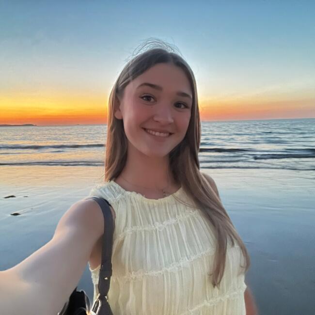 Babysitter in Chartres-de-Bretagne: Julia
