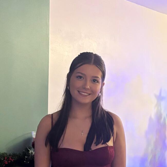 Babysitter in Earlston: Hollie