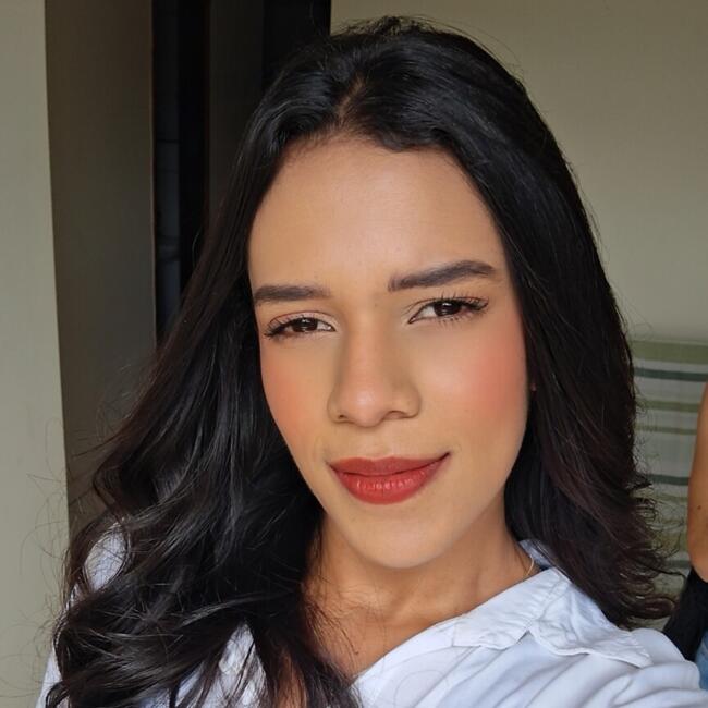 Babysitter in Brasília: Miriã