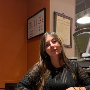 Babysitter in Bordeaux: Chloé