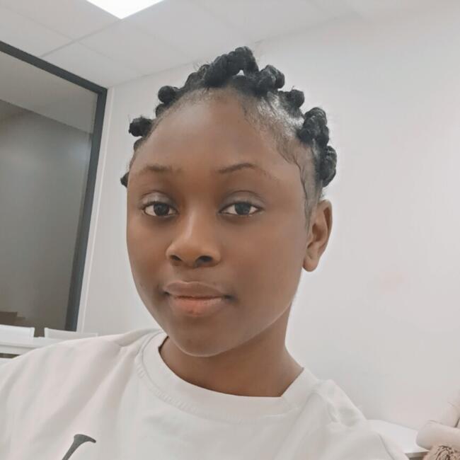 Babysitter in Paris: CHARNEL