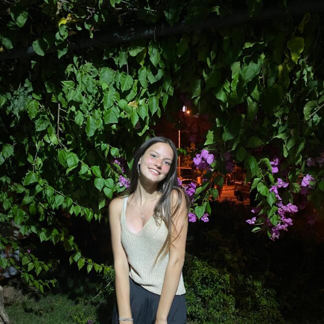 Babysitter in Ixelles-Elsene: Laora