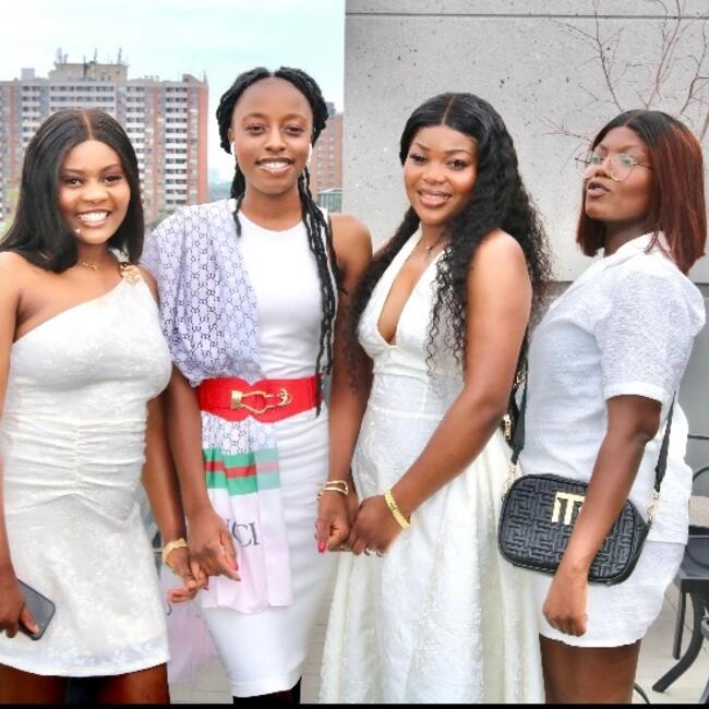 Job de garde d'enfants à Toronto: Jolka