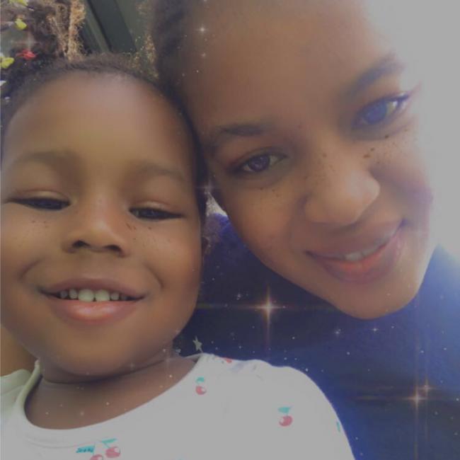 Brussels 베이비시터: Houssai