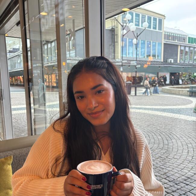 Babysitter in Jakobsberg: Yashasvini